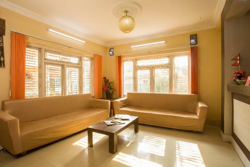 Oyo 145 Sirahali Khusbu Hotel &Lodge Kathmandu Exteriör bild